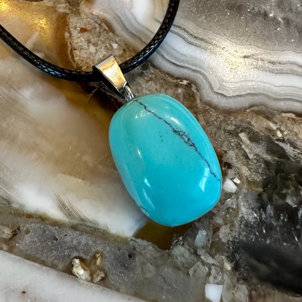 3082 Turquoise Colored Pendant Necklace with Black Cord